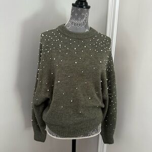 H&M Women’s XS Olive Green Pearl Appliqué Pullover Sweater. Oversized. Stretch.